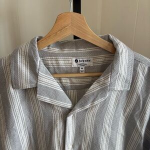Sperry Gray Stripe Knit Camp Shirt Men’s M Short Sleeve Button Up Cotton Coastal
